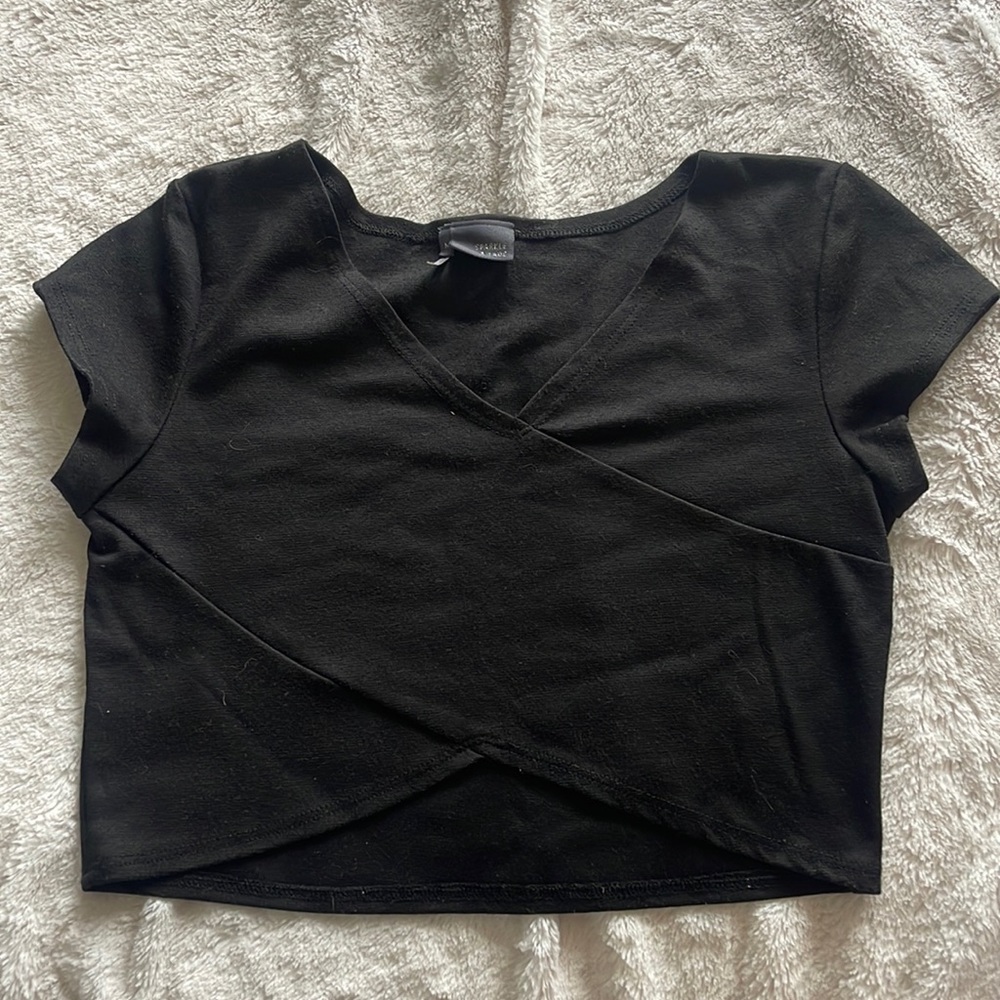 Women’s Medium black crop top